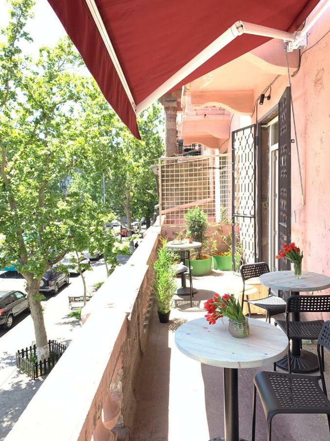Duck Hostel Erivan Dış mekan fotoğraf